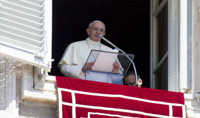 El Papa vuelve a defender la vida