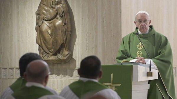 Papa Francisco explica cómo alcanzar la santidad