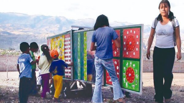 "Escuela Móvil”, para niños de la calle