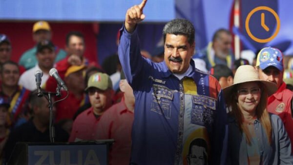 Nicolas Maduro reta a Dios